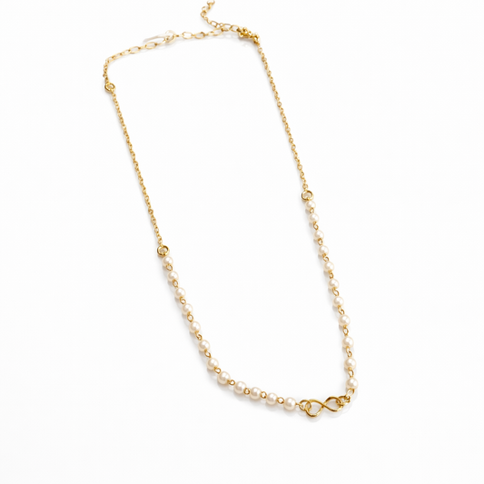 Colar Infinito com Mini Pérolas